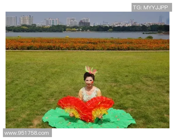 在舞动人生中绽放光彩周静的街舞故事与梦想追寻