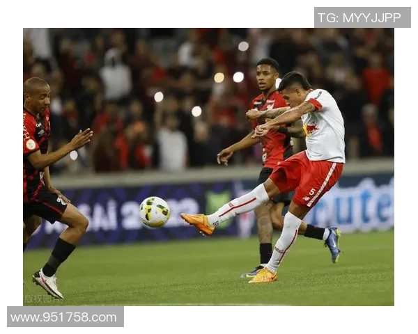 戈亚斯与巴竞技激战正酣谁能在这场对决中笑到最后